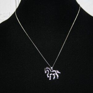 Beautiful silver unicorn necklace 18"